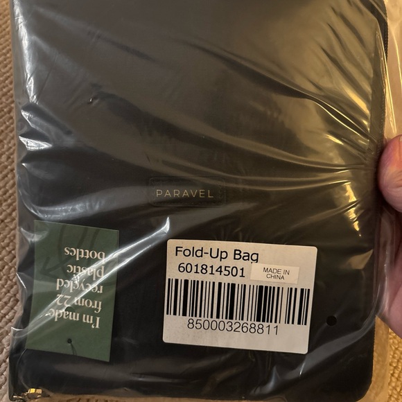 Paravel Travel Fold-up Bag, Black - NEW - Picture 5 of 6